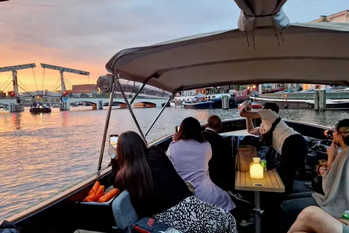 Amsterdam-Evening-Boat-Cruise-with-cover