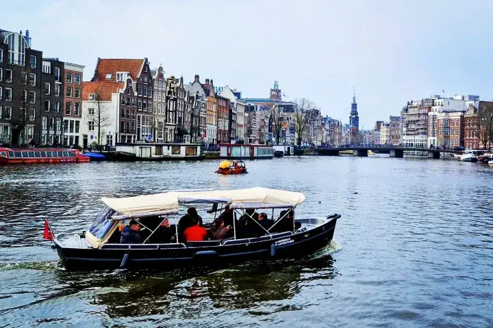 Rain-canopy-boat-tour